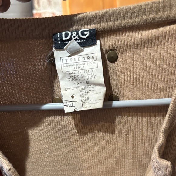 D&G Ribbed Tan Top - Picture 2 of 3